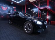 Mercedes Benz / C 180