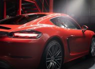 Porsche Cayman / Moms