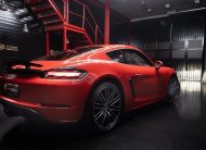 Porsche Cayman / Moms