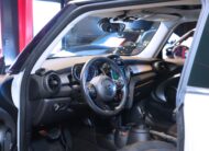 MINI Cooper 3-dörrars Panorama Nybilsgaranti 136hk