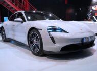 Porsche Taycan Performance Plus 408hk / Panorama / Bose / Luftfjädring