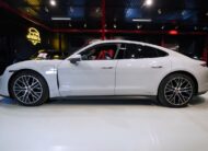Porsche Taycan Performance Plus 408hk / Panorama / Bose / Luftfjädring