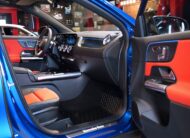 Mercedes-Benz GLA 200 SUV 2024 Moms Blå x Röd