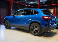 Mercedes-Benz GLA 200 SUV 2024 Moms Blå x Röd
