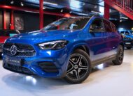 Mercedes-Benz GLA 200 SUV 2024 Moms Blå x Röd