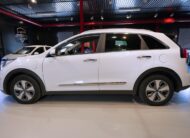 Kia Niro Plug in Hybrid Advance Plus Rattvärme P-Kamera S+V