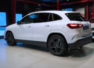 Mercedes-Benz GLA 200 SUV 2024 Moms Vit x Röd