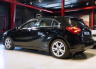 Mercedes-Benz A 180 Premiumpaket P-Kamera Apple Carplay