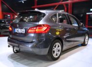 BMW 218 d xDrive Active Tourer Rattvärme / Kamera / Dragkrok