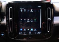 Volvo XC40 D4 AWD 190hk Momentum Pro Edition Skinn Värmare