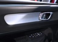 Volvo XC40 D4 AWD 190hk Momentum Pro Edition Skinn Värmare