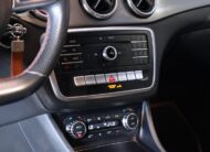 Mercedes-Benz CLA 200 d AMG Panorama Kamera Harman Kardon