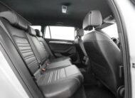 Volkswagen Passat Sportscombi 2.0 4M R-Line skinn GT D-värm