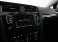 Volkswagen Golf 140hk Motorvärmare P-sensor Highline Plus