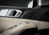 BMW X7 M50d Executive 6-Sits Panorama Sky lounge B&W HUD