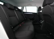 Skoda Superb Kombi 2.0 TDI Style Kamera Dragkrok El-Stolar