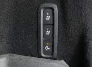 Volvo XC60 D5 235hk AWD R-Design HUD Läder El-Stolar Drag