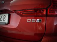 Volvo XC60 D5 235hk AWD R-Design HUD Läder El-Stolar Drag
