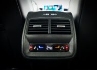 Volkswagen Passat Sportscombi 1.5 eTSI R-Line Värmare Drag