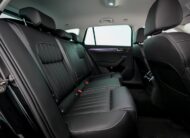 Skoda Superb iV 1.4 Plugin Business Edition Värmare Drag MOMS